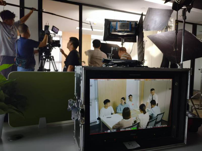 会宁县TVC拍摄公司：科技产品视觉化大师，诠释未来感与功能美学